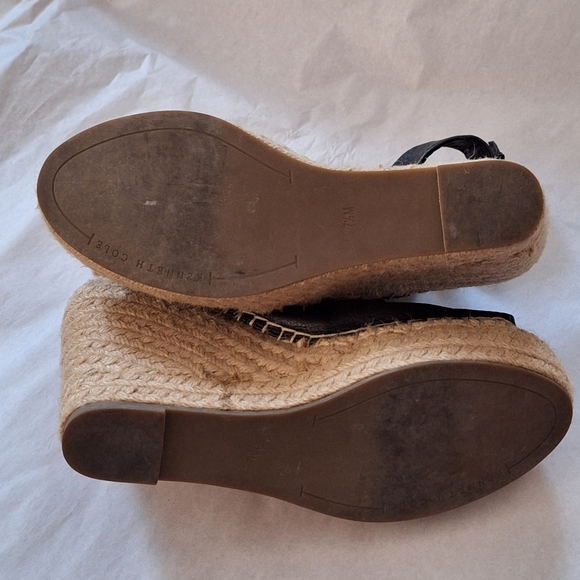 Kenneth Cole Women Olivia Espadrille Peep-Toe Black leather Wedges Size 7.5M - Picture 8 of 10